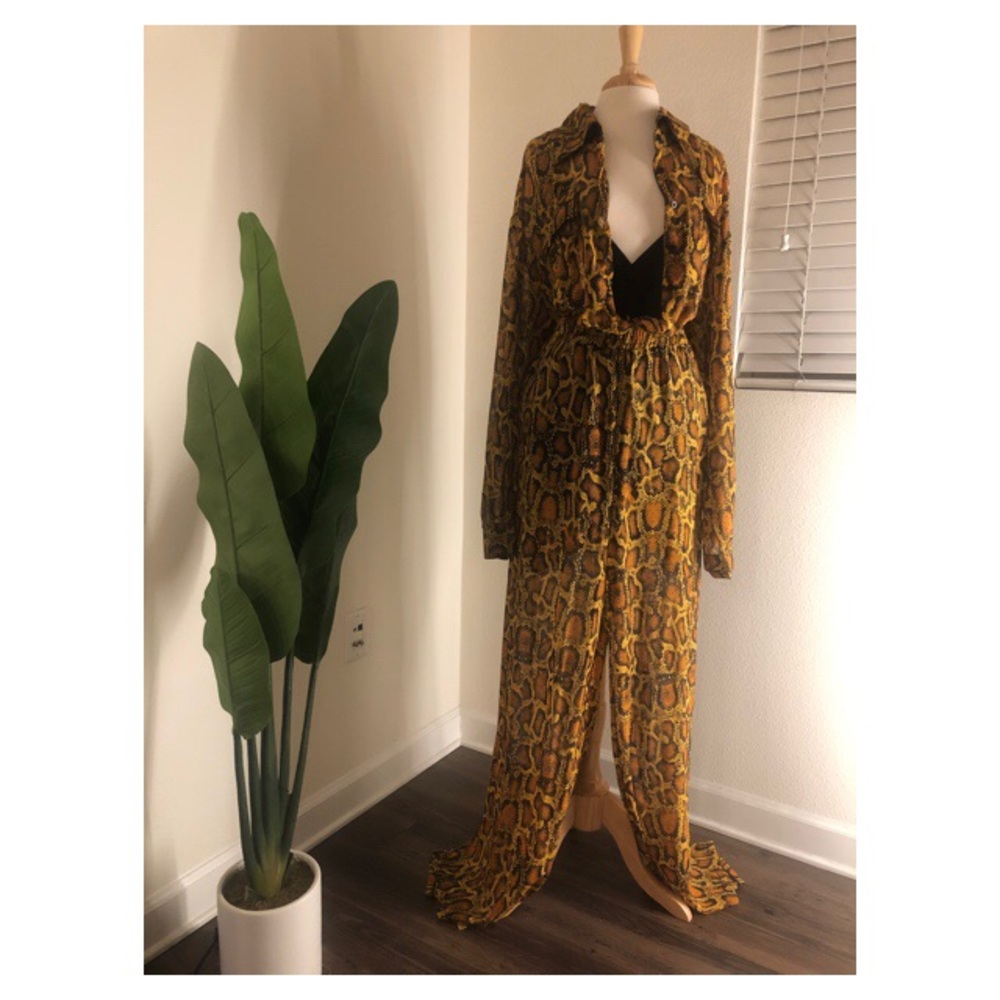 Pretty Little Thing Snake print set